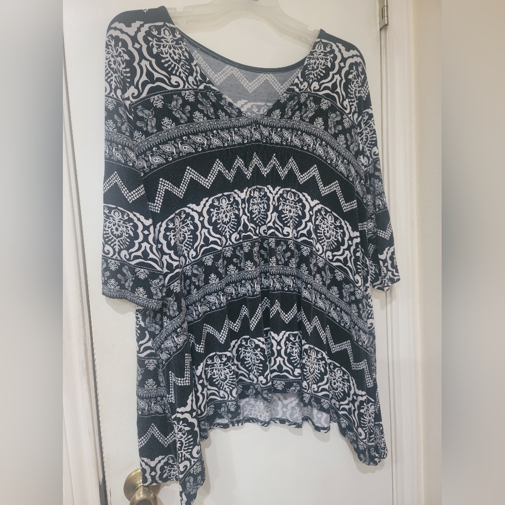 Black and White top